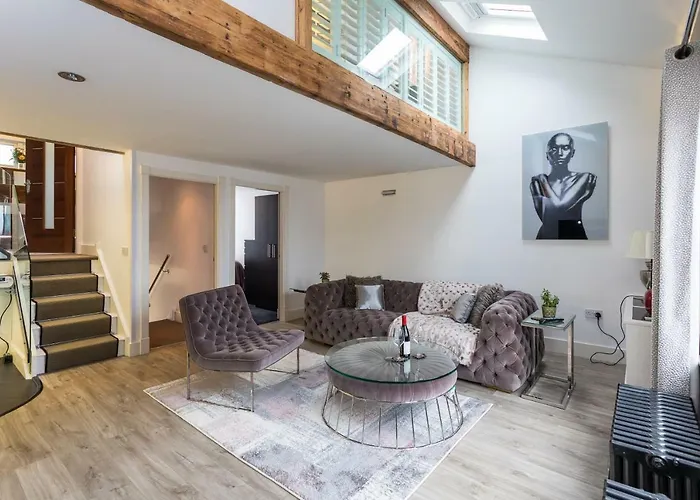 The Penthouse, Opposite Sale Metrolink, Includes Free Parking