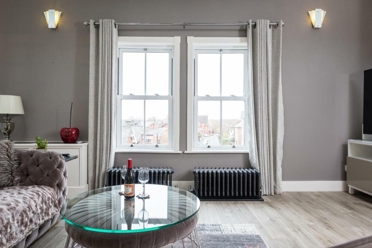The Penthouse, Opposite Metrolink, Includes Free Parking Apartment Sale