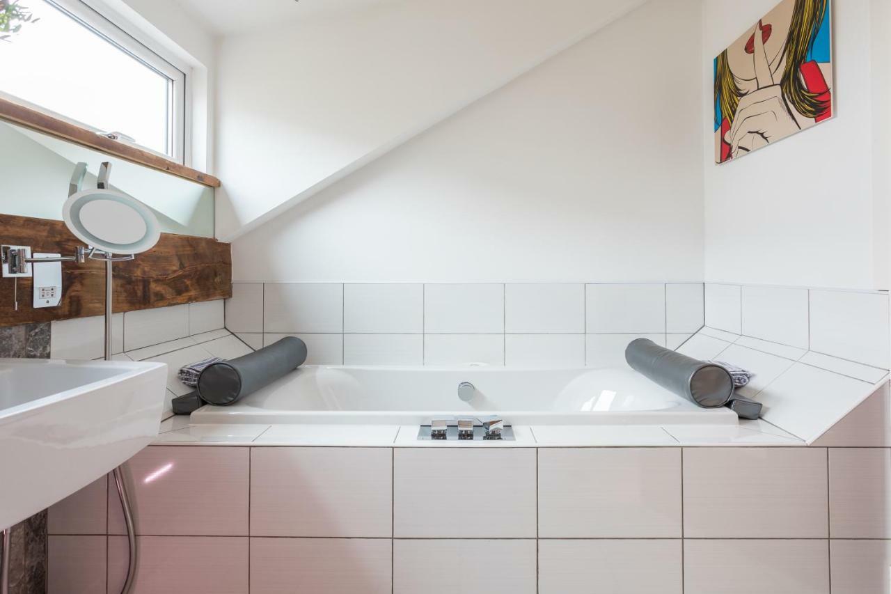 Apartment The Penthouse, Opposite Metrolink, Includes Free Parking